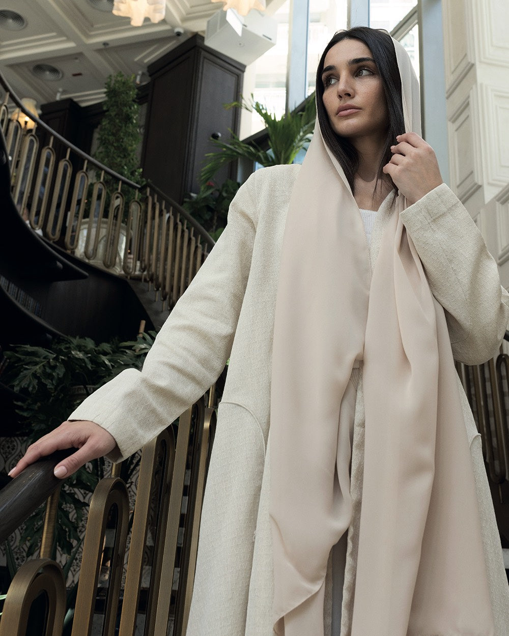 F07 Abaya