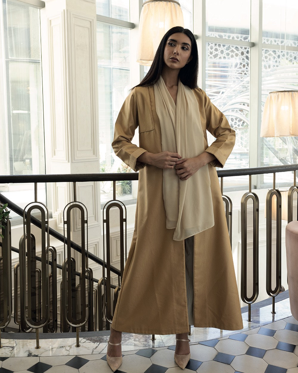 F08 Abaya
