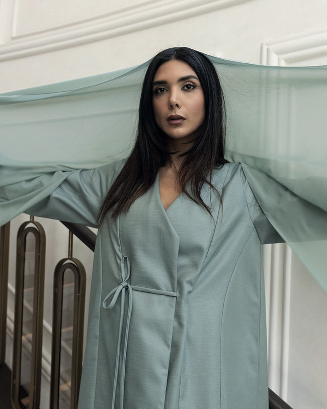 F04 Abaya